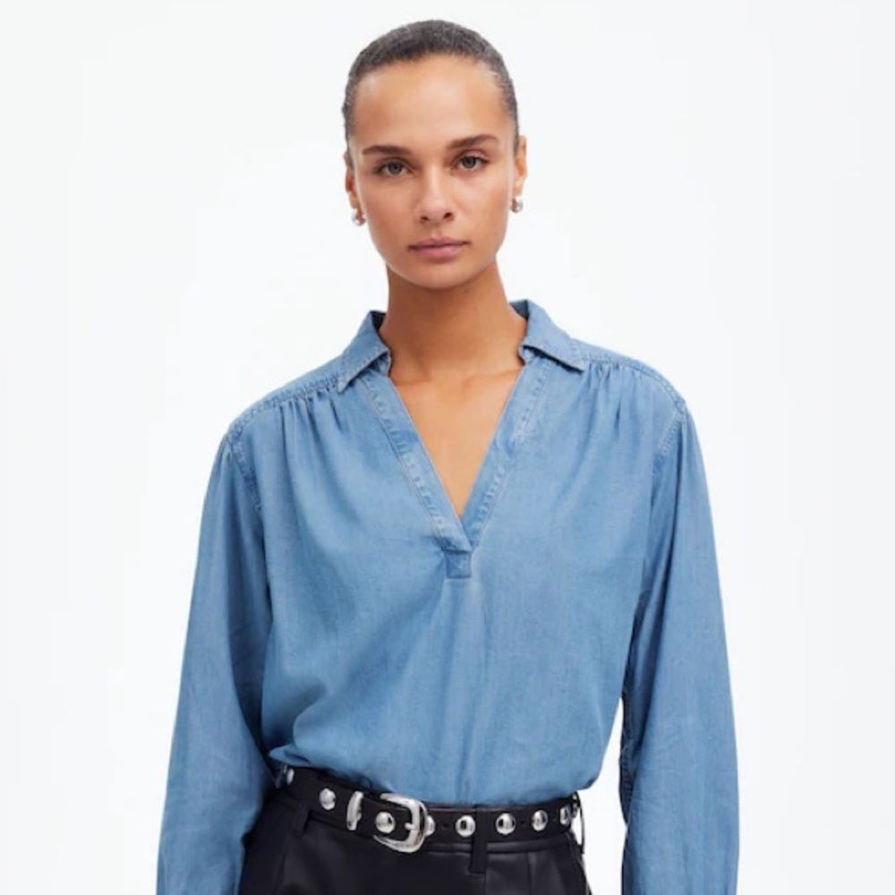 MADEWELL Chambray Easy Y-Neck Button-Up Shirt in Ritch Wash
